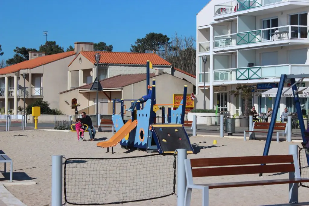 Aire de jeux &agrave; Jard-sur-Mer en Destination Vend&eacute;e Grand Littoral au Port de Plaisance