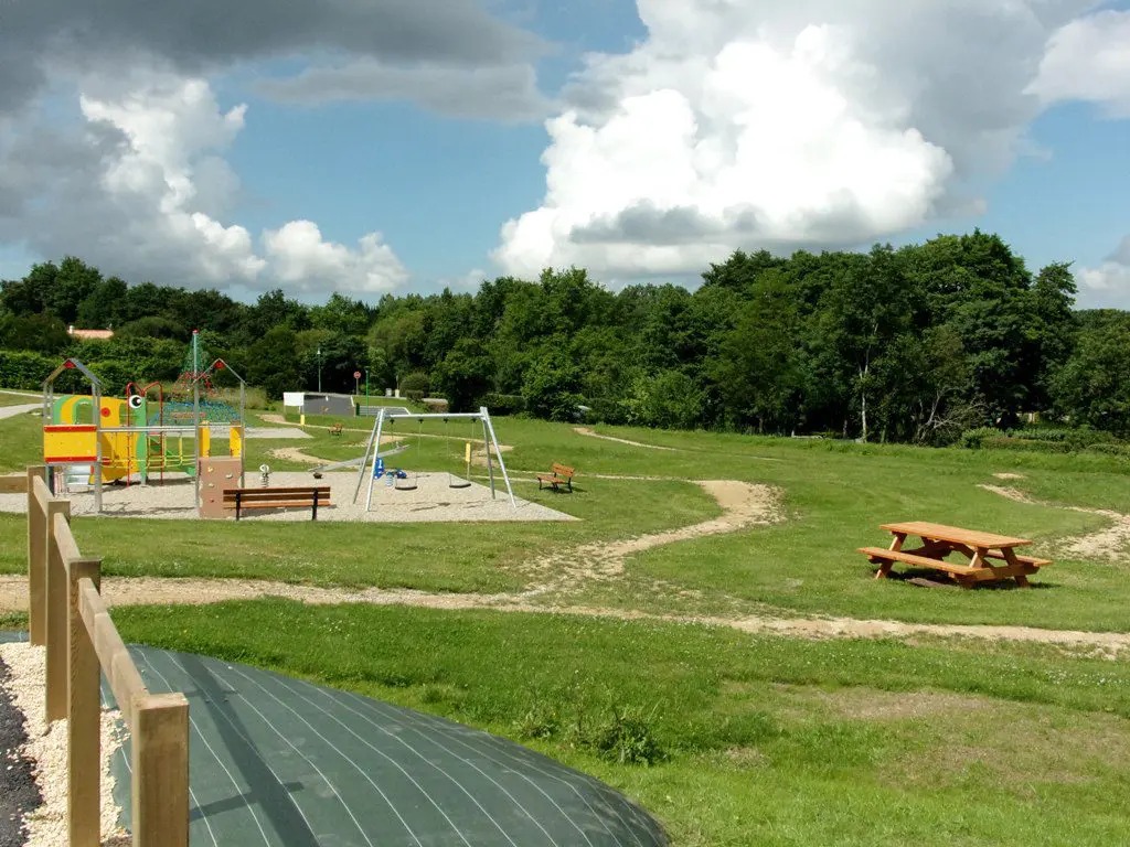 Aire de jeux &agrave; Saint-Avaugourd-des-Landes en Destination Vend&eacute;e Grand Littoral