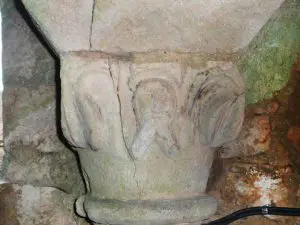 Sculptures dans la crypte de l'église de Curzon - ©Mairie de Curzon