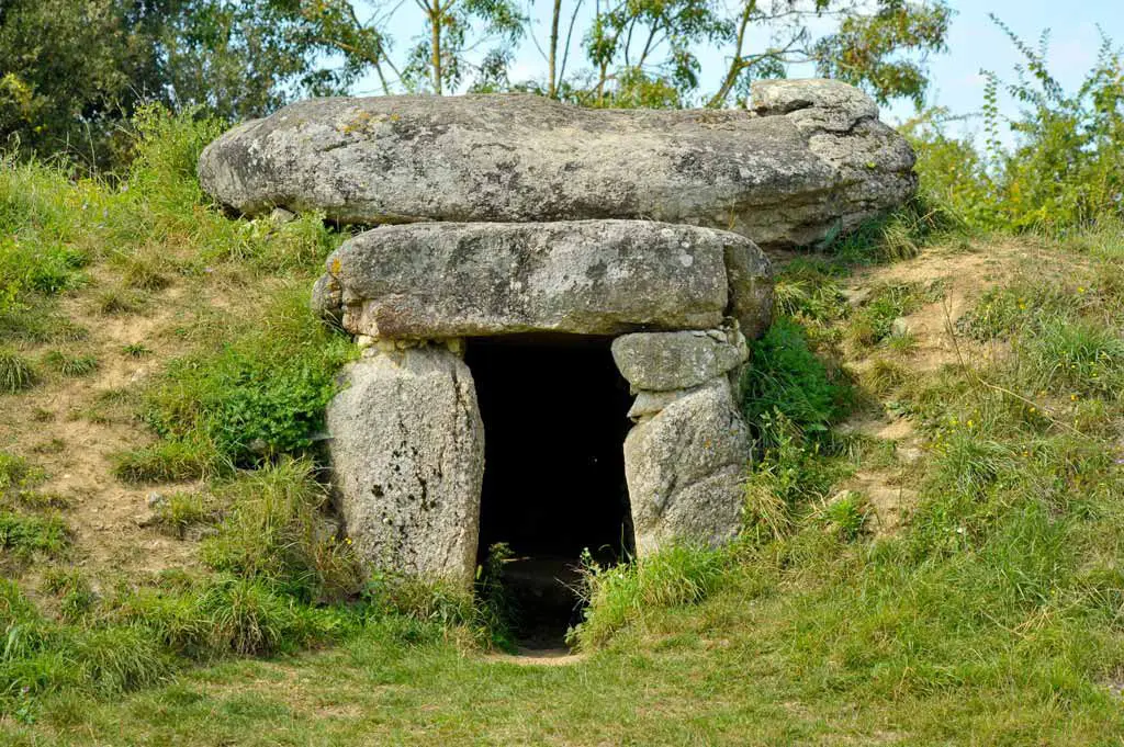 Dolmen de la sulette &agrave; Saint-Hilaire-la-Foret