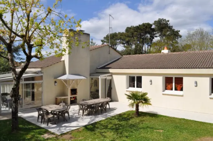 location-saisonniere-jard-mer-villa-havene-maison-terrasse-barbecue-jardin Villa Havène à Jard-sur-Mer - Maison pour 9 personnes