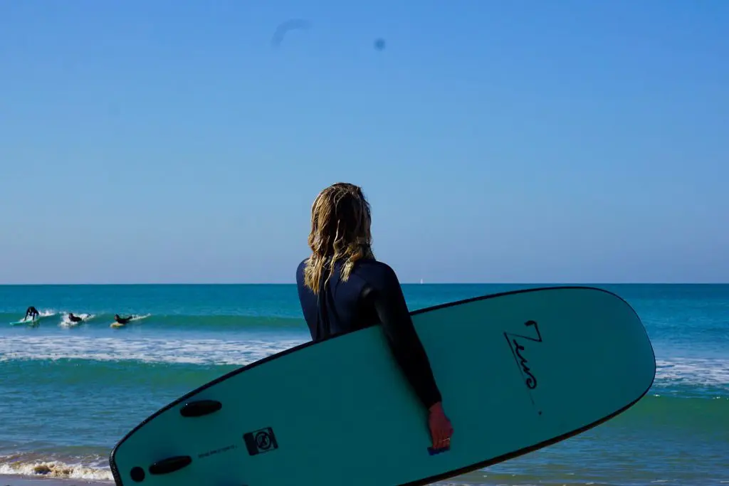 surf-amis-longeville-sur-mer-manusurf