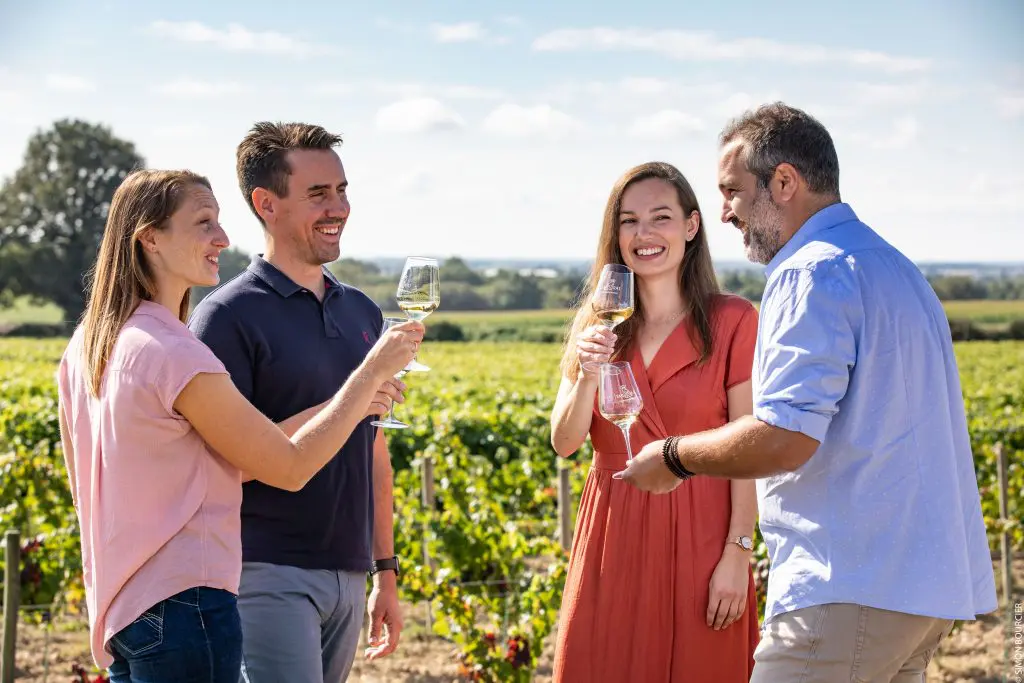 Vignoble_Mourat_degustation_vin_amis_Mareuil_sur_Lay-simon-bourcier