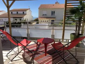 studio-jard-sur-mer-terrasse-sables-or-terrasse-plein-sud