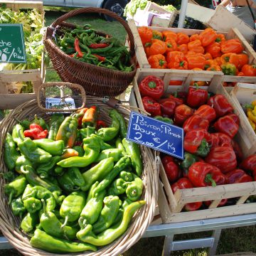 Légumes sur le marché d'Angles - Crédit Photo© Office de Tourisme Destination Vendée Grand Littoral