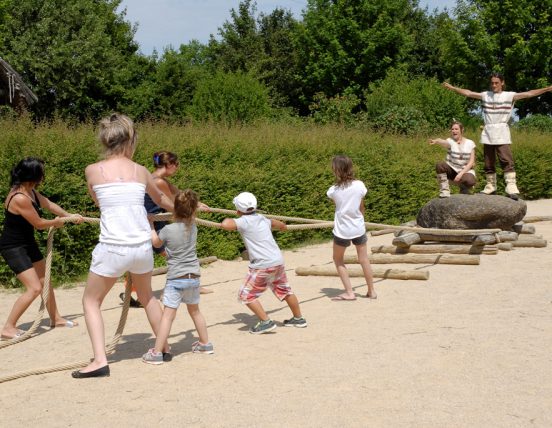 Préhisto Site du Cairn - Saint-Hilaire-la-Forêt animation menhir enfants Préhisto Site du Cairn - Saint-Hilaire-la-Forêt animation menhir enfants