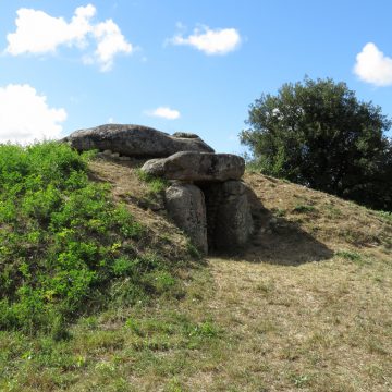 Saint-Hilaire-la-Forêt Dolmen de la Sulette