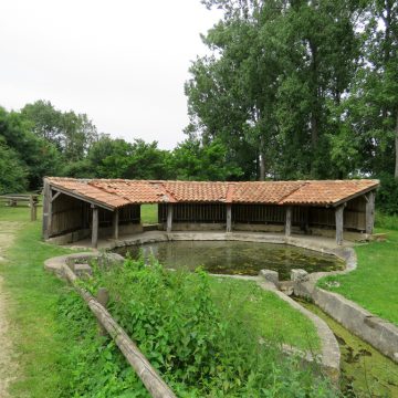 Saint-Hilaire-la-Forêt Lavoir de la Courolle