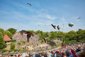 Le Bal des Oiseaux Fantômes - Crédit Photo : ©Puy du fou