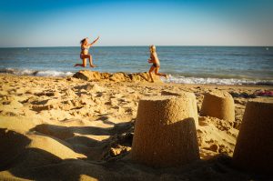 On va à la plage