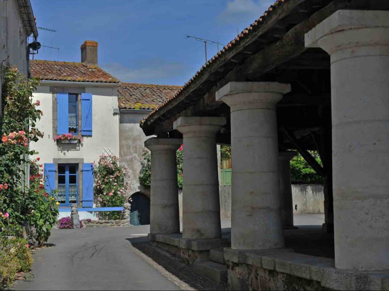 Halles de Moutiers-les-Mauxfaits