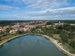 Plan d'eau de Talmont-Saint-Hilaire - ©Horizon Vertical