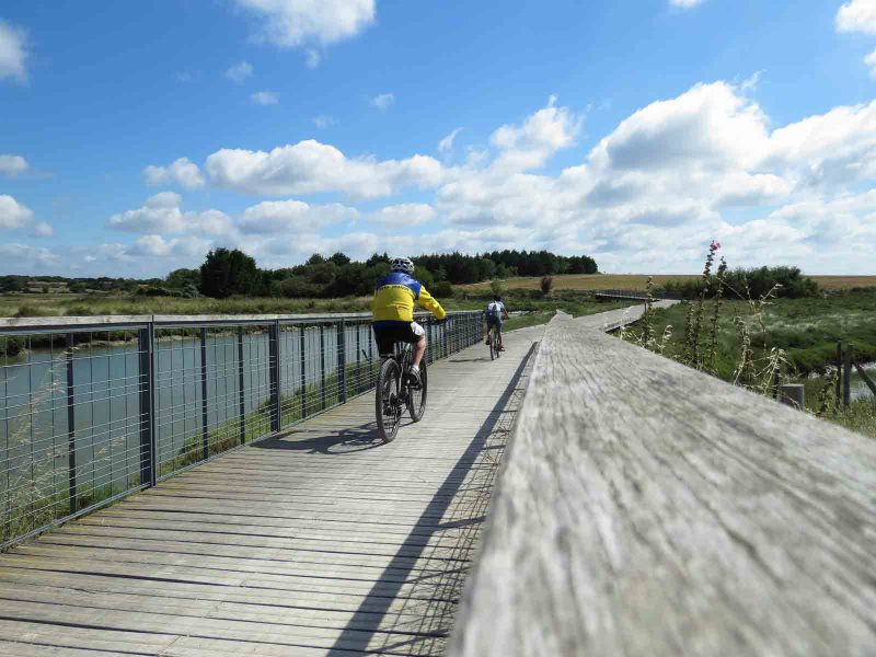 Talmont-Saint-Hilaire - Passerelle vélo Marais