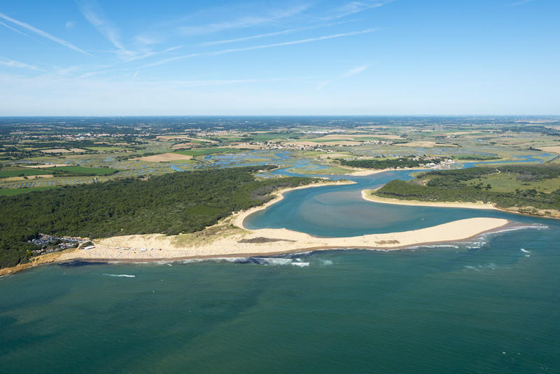 Vue aérienne de la plage du Veillon - ©V. Joncheray