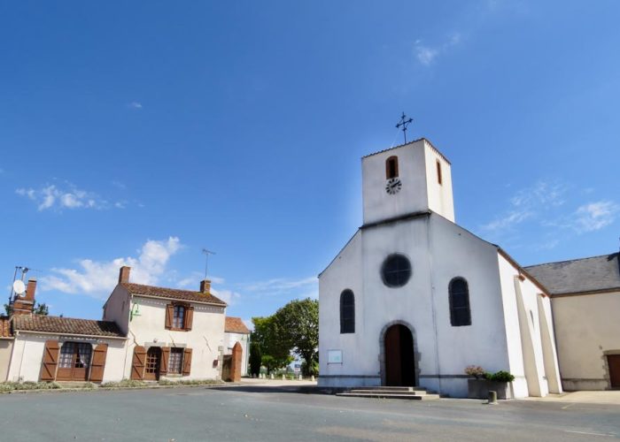 L'église de Saint-Avaugourd-des-Landes L'église de Saint-Avaugourd-des-Landes