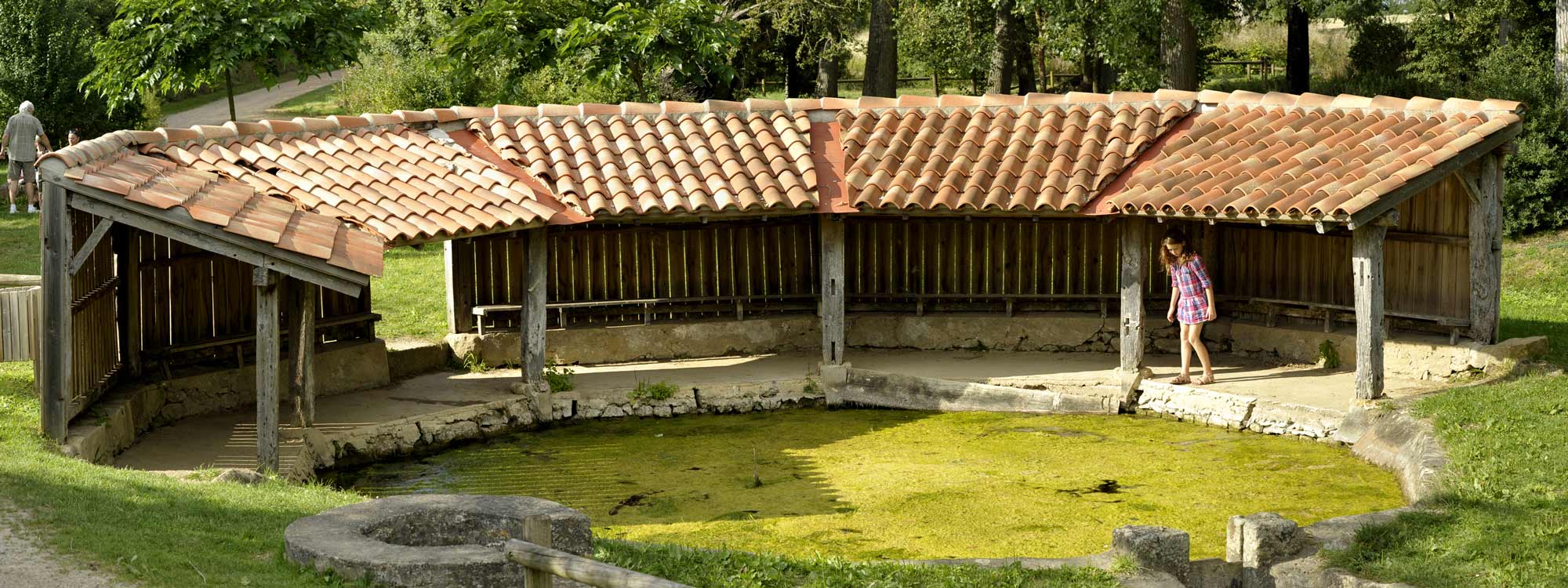 Lavoir de la courolle à Saint-Hilaire-la-Foret - crédit : Thomas Delonde