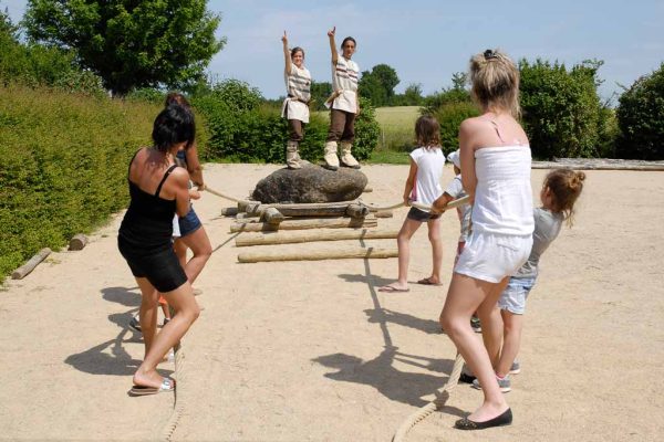Saint-Hilaire-la-Foret, le Cairn jeu en famille