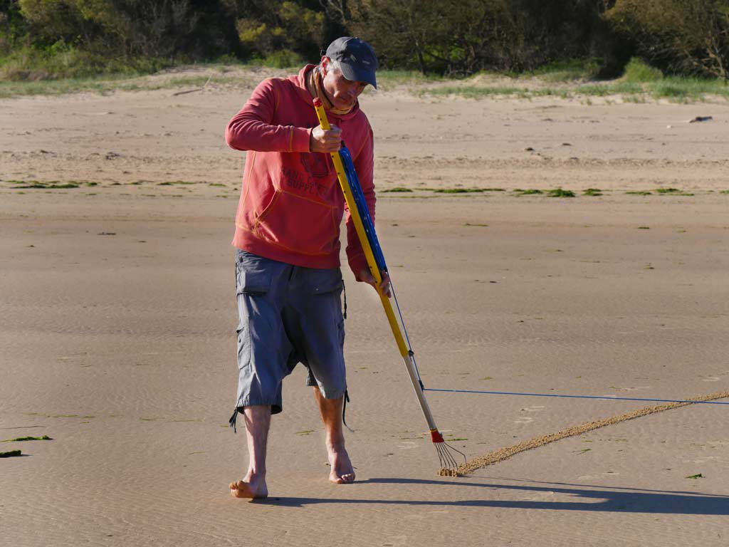 Michel Jobard : beach art, création de mandala