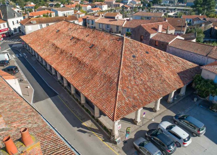 Moutiers-les-Mauxfaits Les-Halles &copy;Horizon Vertical