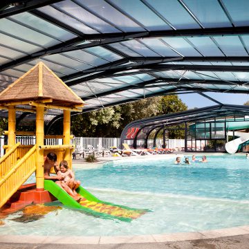 Camping Longeville-sur-Mer Le Petit Rocher piscine couverte