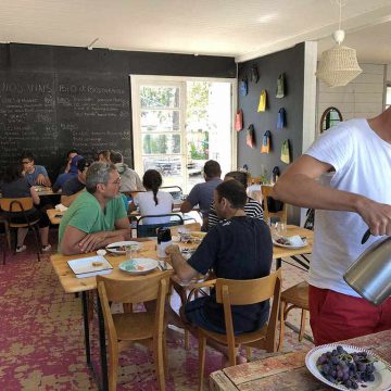 hebergement-groupe-longeville-mer-manu-surf-camp-cantine hebergement-groupe-longeville-mer-manu-surf-camp-cantine