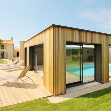 Gîte La Demeure du Pont Rolland avec piscine intérieure à Avrillé Gîte La Demeure du Pont Rolland avec piscine intérieure à Avrillé