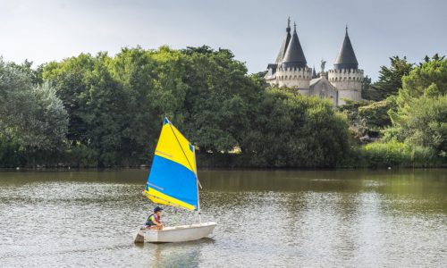 Voile - Optimist enfant à Port Bourgenay