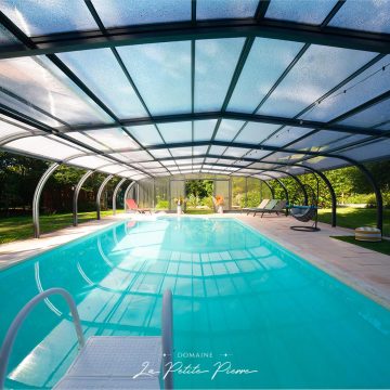 location-gite-avec-piscine-couverte-avrille-vendee---la-claque-media location-gite-avec-piscine-couverte-avrille-vendee---la-claque-media